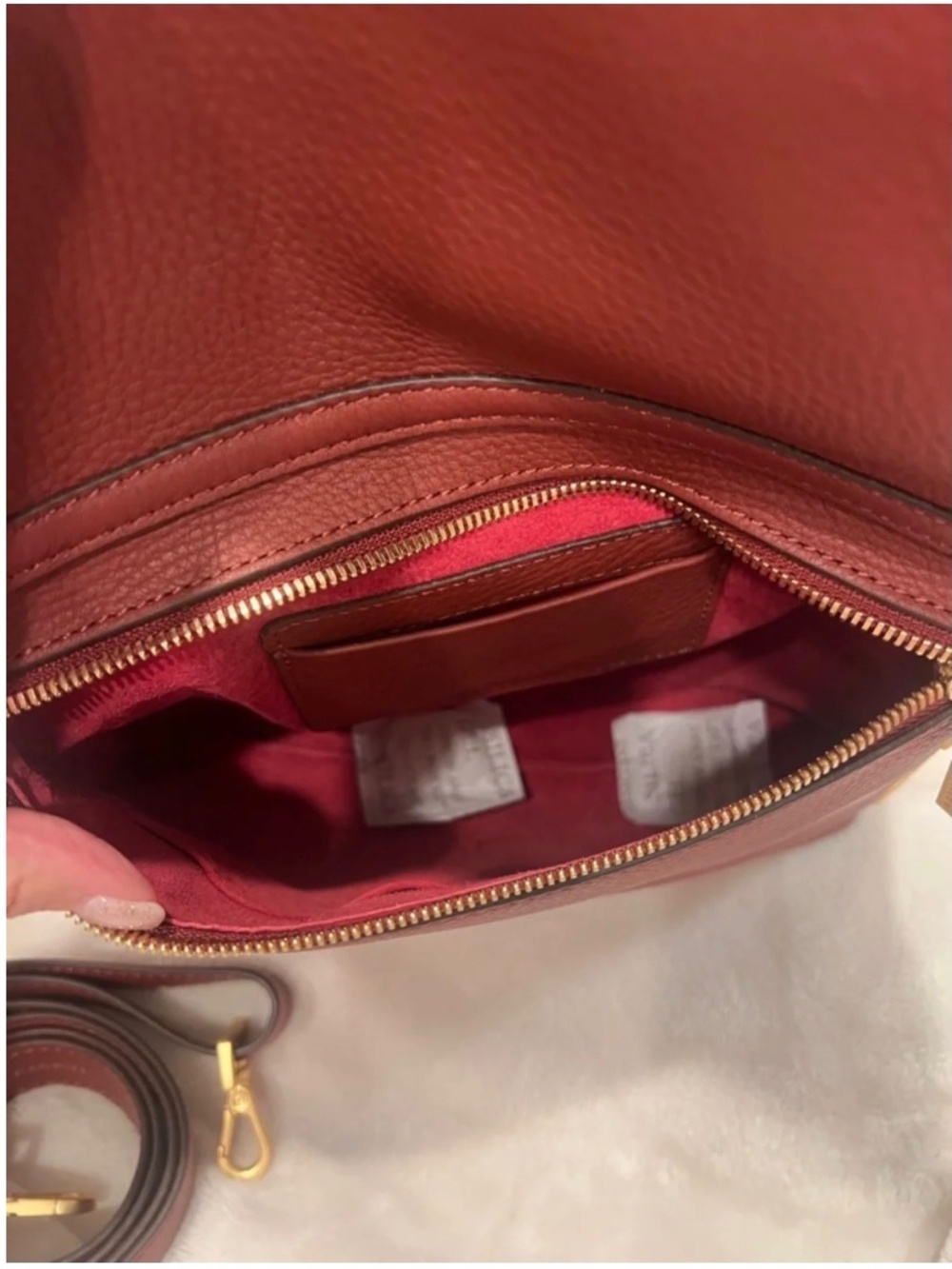NWT Hammitt VIP Pomodoro Red Leather Crossbody with Gold Heirloom Hardware New - Picture 3 of 3